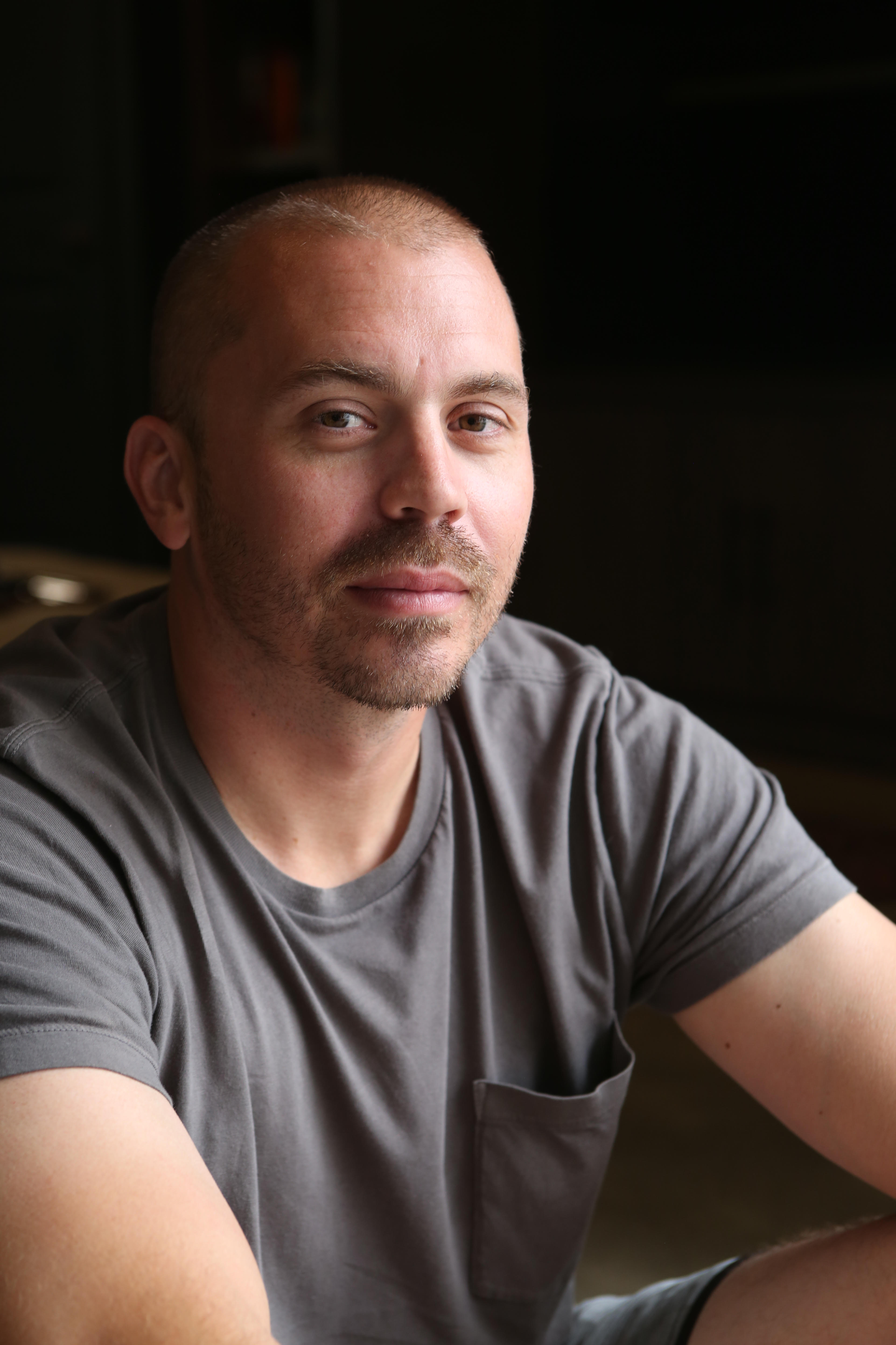 Jay Longino -Guionista de la película Una Pareja Dispareja con Jackie Chan y Johnny Knoxville | Revista Brooke Jay Longino -Guionista de la película Una Pareja Dispareja con Jackie Chan y Johnny Knoxville | Revista Brooke