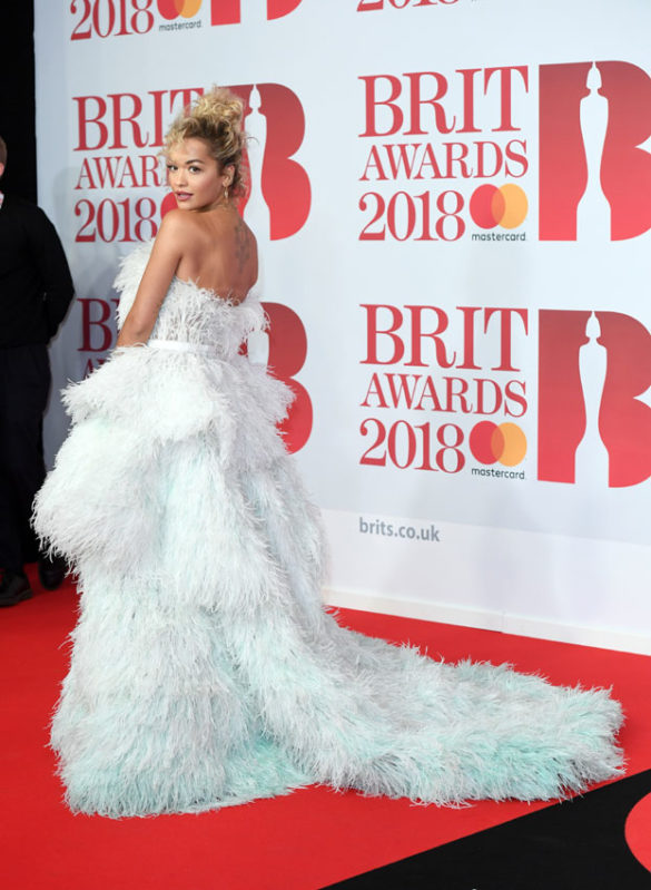 Una Rosa Blanca a favor del feminismo -Brit Awards 2018