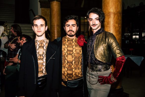 Tebas -Desfile KE $ANTA AW19
