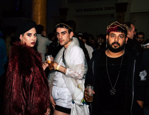 Tebas -Desfile KE $ANTA AW19