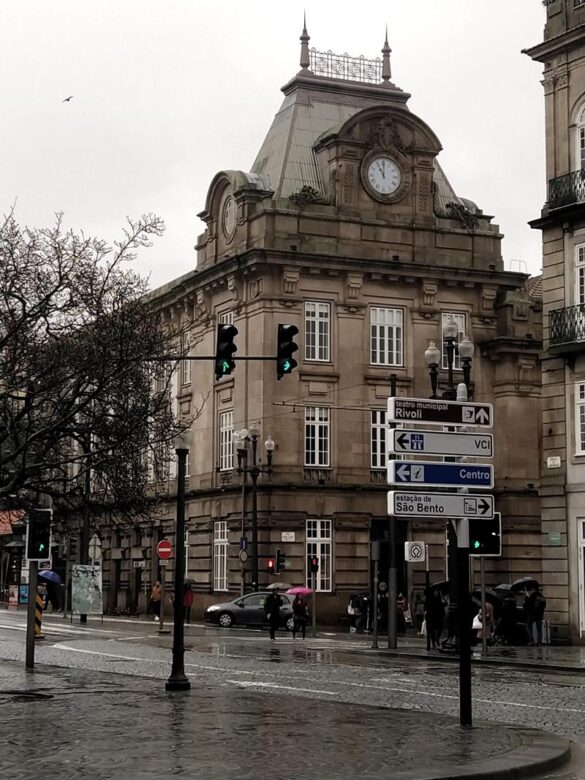Ayuntamiento plaza de la libertad y avenida de los aliados 4 Porto -Portugal